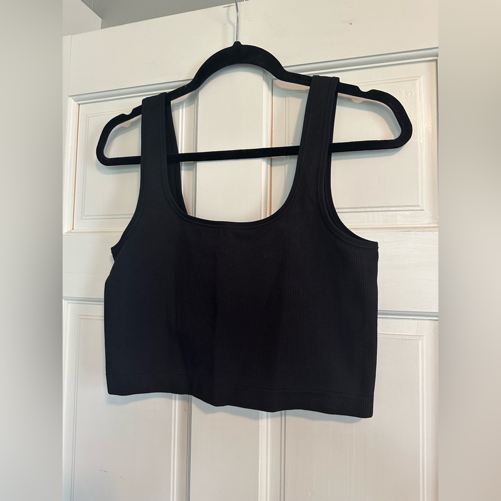 NWOT Athleta Aurora Seamless Scoop Crop Tank - Black